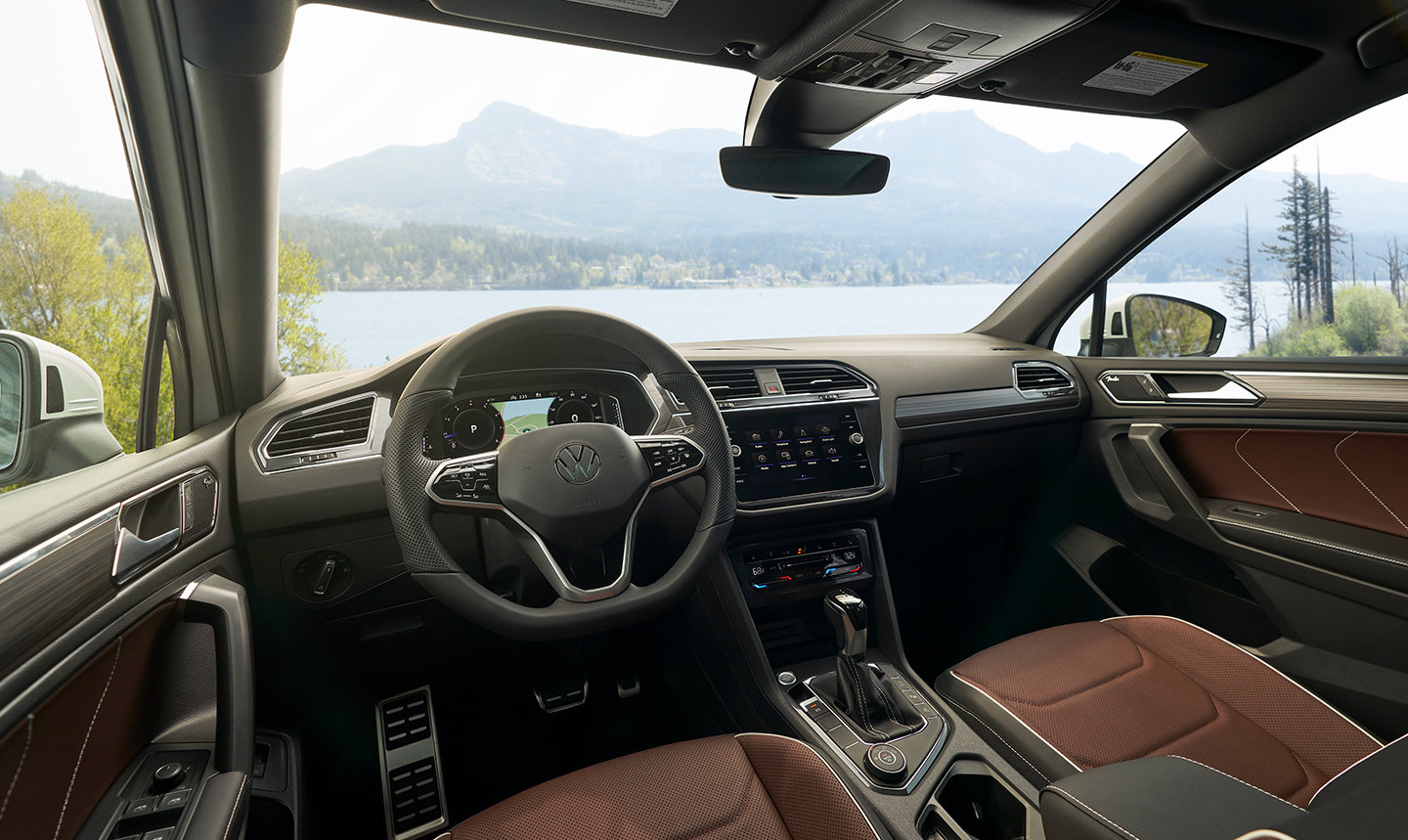 2022 Volkswagen Tiguan SEL R-Line Trim and Features