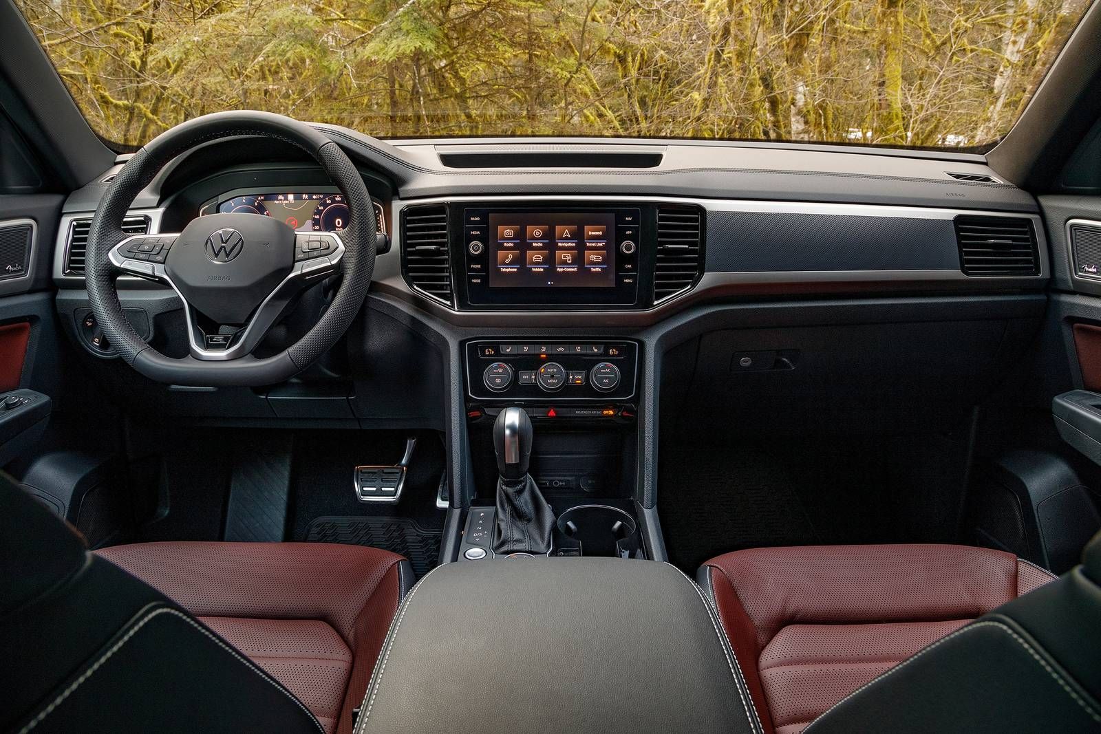 2023 Volkswagen Atlas Cross Sport Interior Features